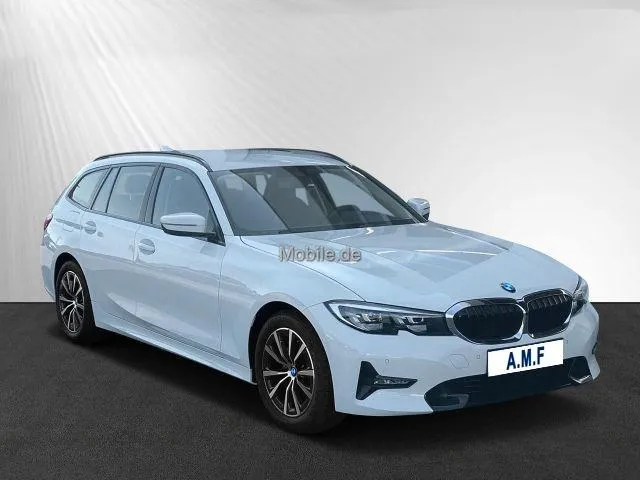 BMW Serie 3 318d 48V Touring Sport Image 1